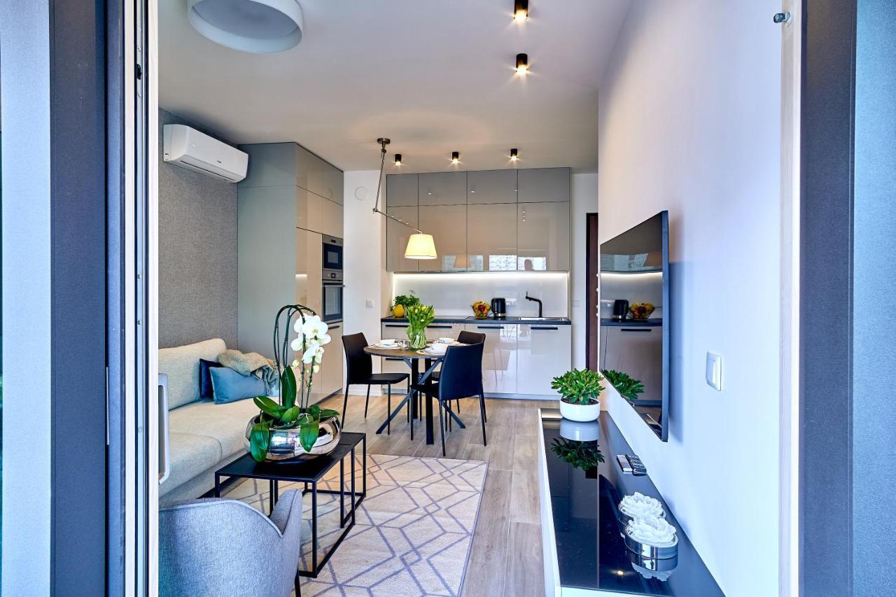 Mennica Residence Deluxe Варшава Екстер'єр фото