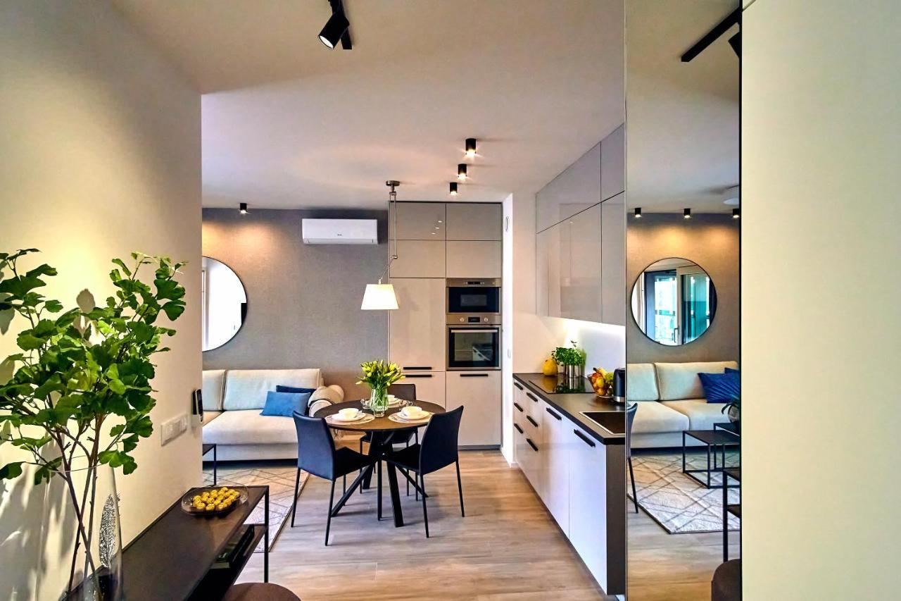Mennica Residence Deluxe Варшава Екстер'єр фото